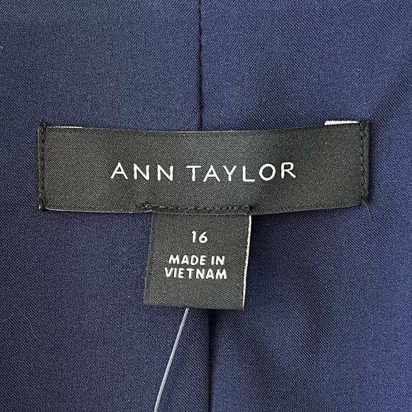 NWT Ann Taylor Womens 16 Navy The Shorter Two Button Blazer Bi-Stretch Academia - Picture 4 of 15